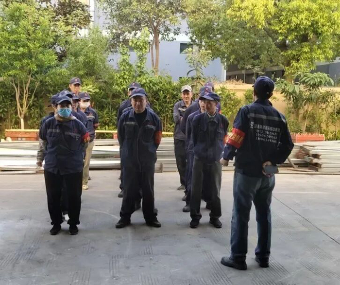 Salute | | Workers are the eternal founders of the times